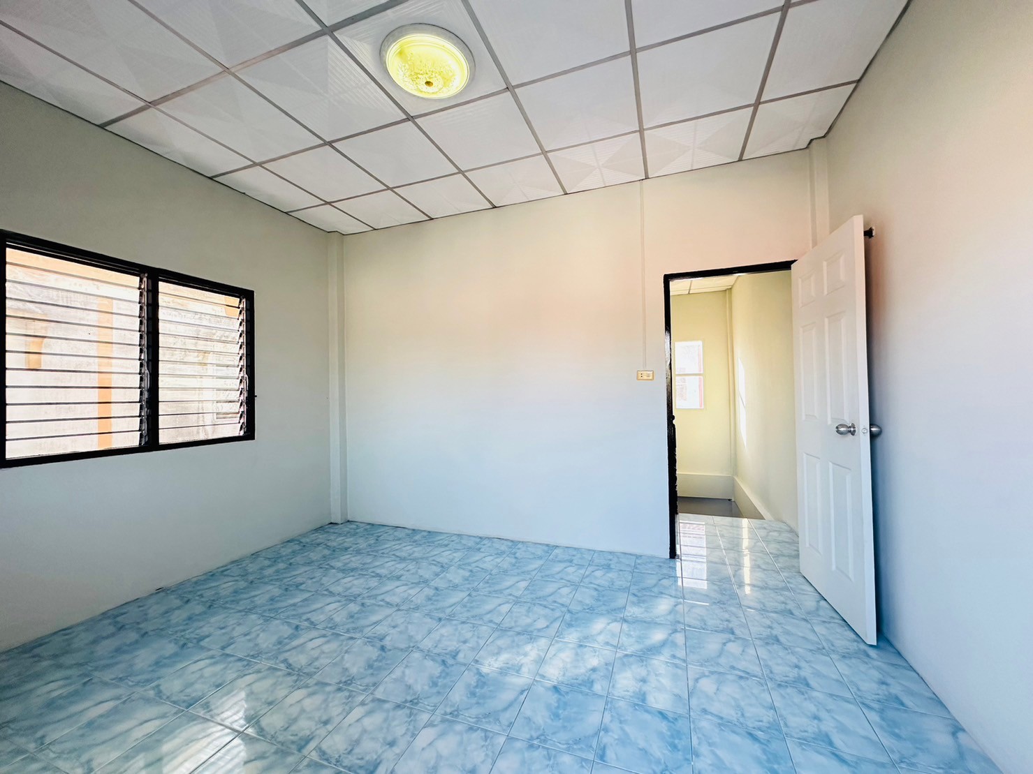 EE4C7F6F A276 4D05 A71F FB3587C7406B