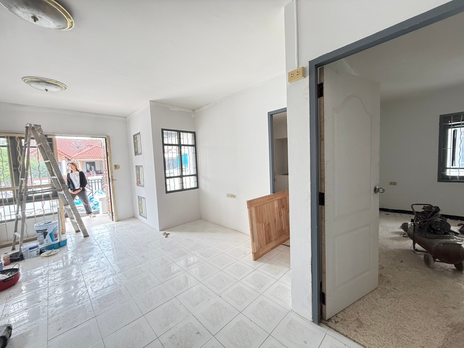 LINE ALBUM 221167 241122 13